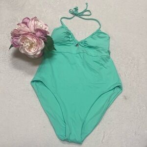 BECCA NWT Size Large One Piece Swimsuit
